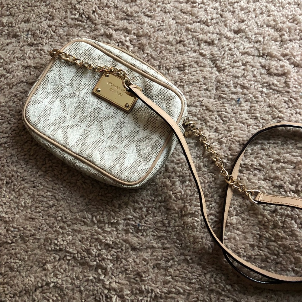 Micheal kors mini purse
